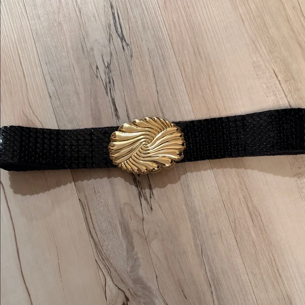 Vtg Black Fish Scaled Stretch Belt with Gold Swirl Buckle, Sz Xsmall/ Small - Picture 1 of 6
